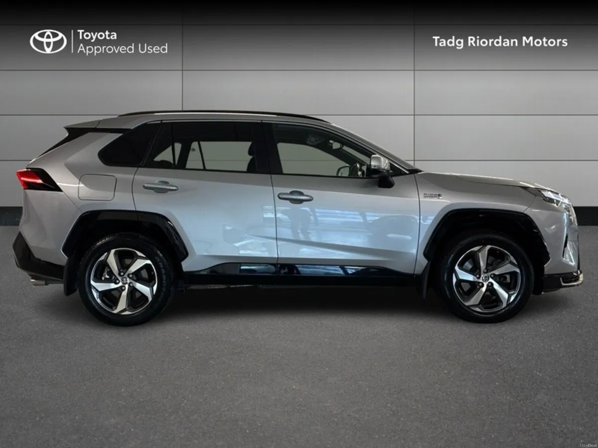 Toyota RAV4 PLUG-IN HYBRID SOL - Image 3
