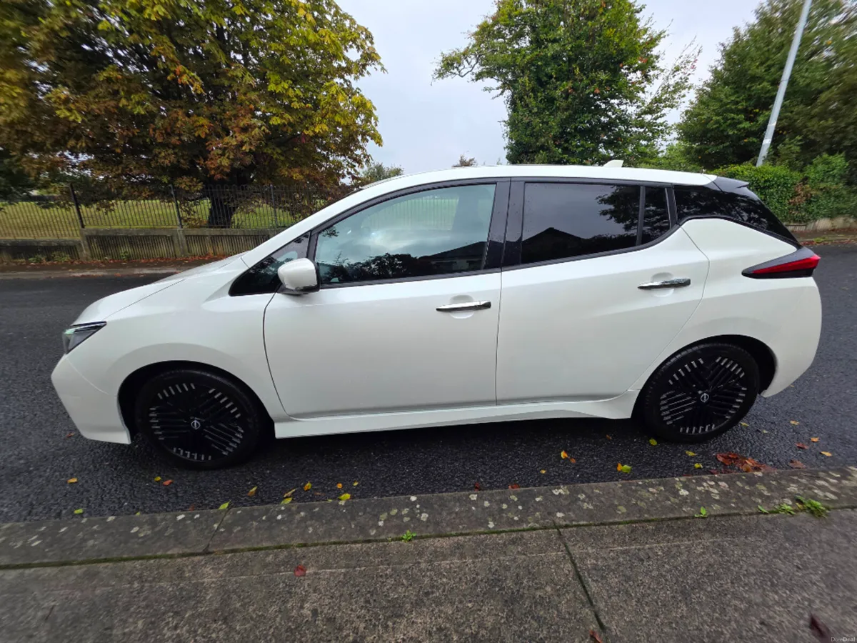 Nissan Leaf 40k EV SV Premium 40KW MY22 4DR - Image 6