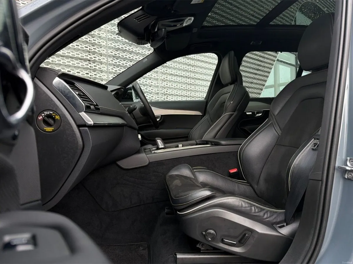 Volvo XC90 RECHARGE PHEV T8 (390hp) R-Design AWD - Image 5
