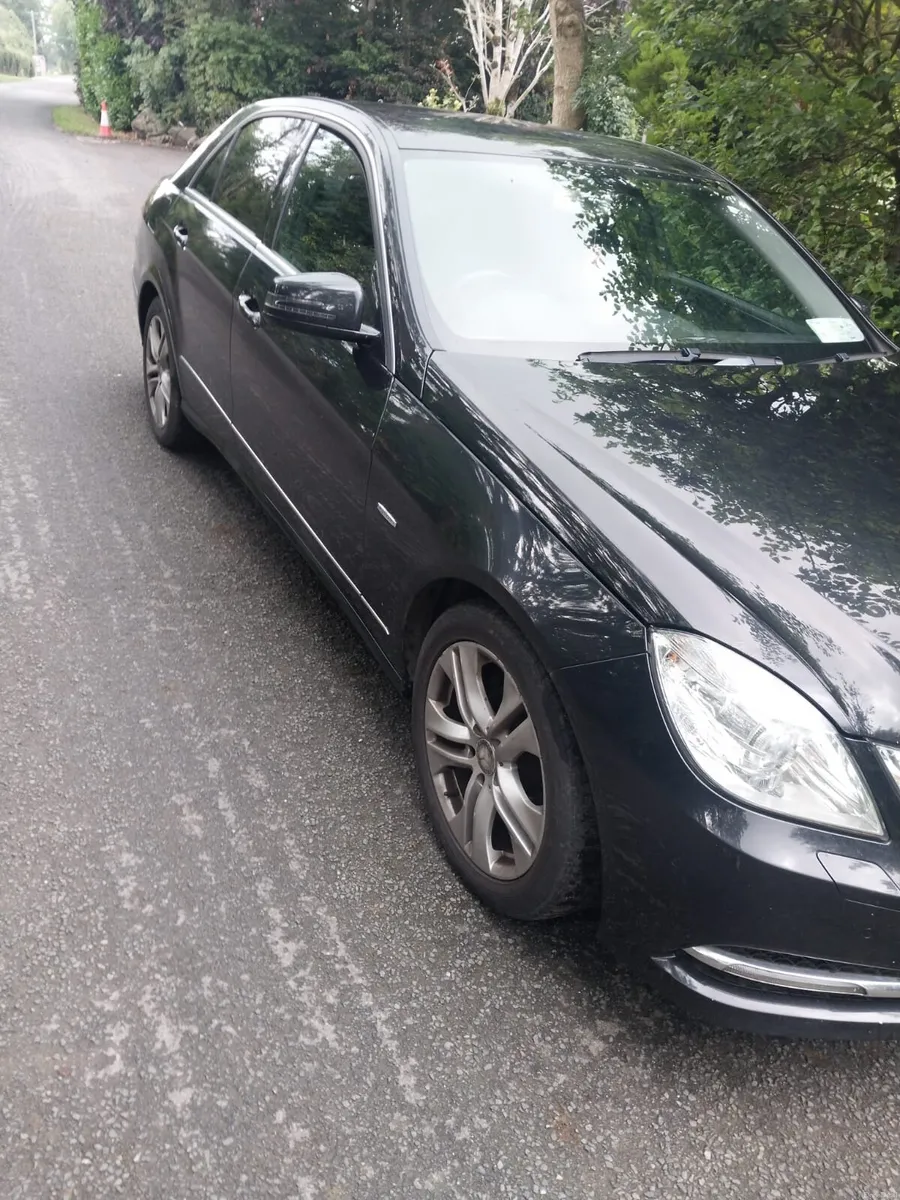 Mercedes E220d 2012 automatic - Image 2