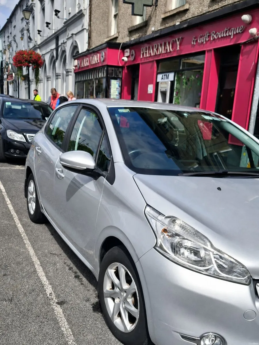 Peugeot 208 2014 - Image 1