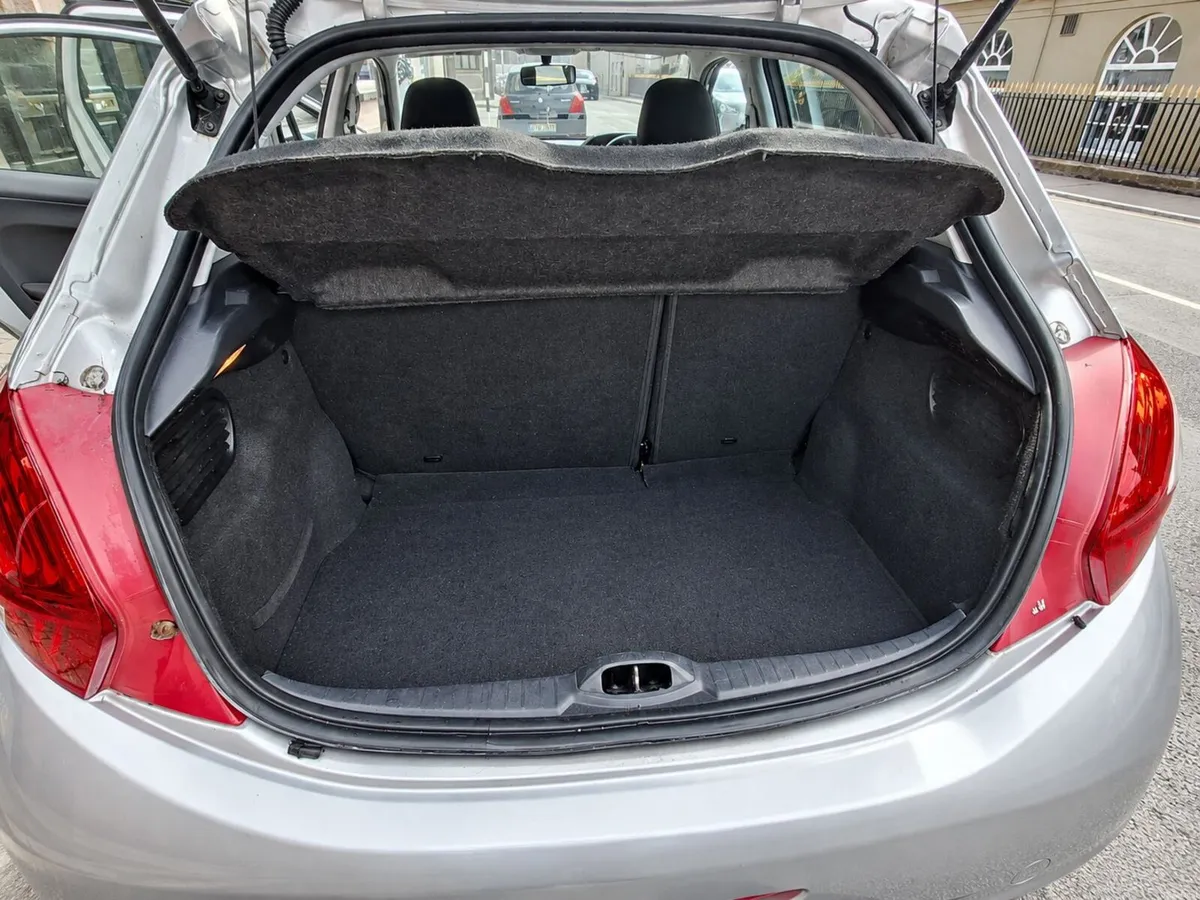 Peugeot 208 2014 - Image 5