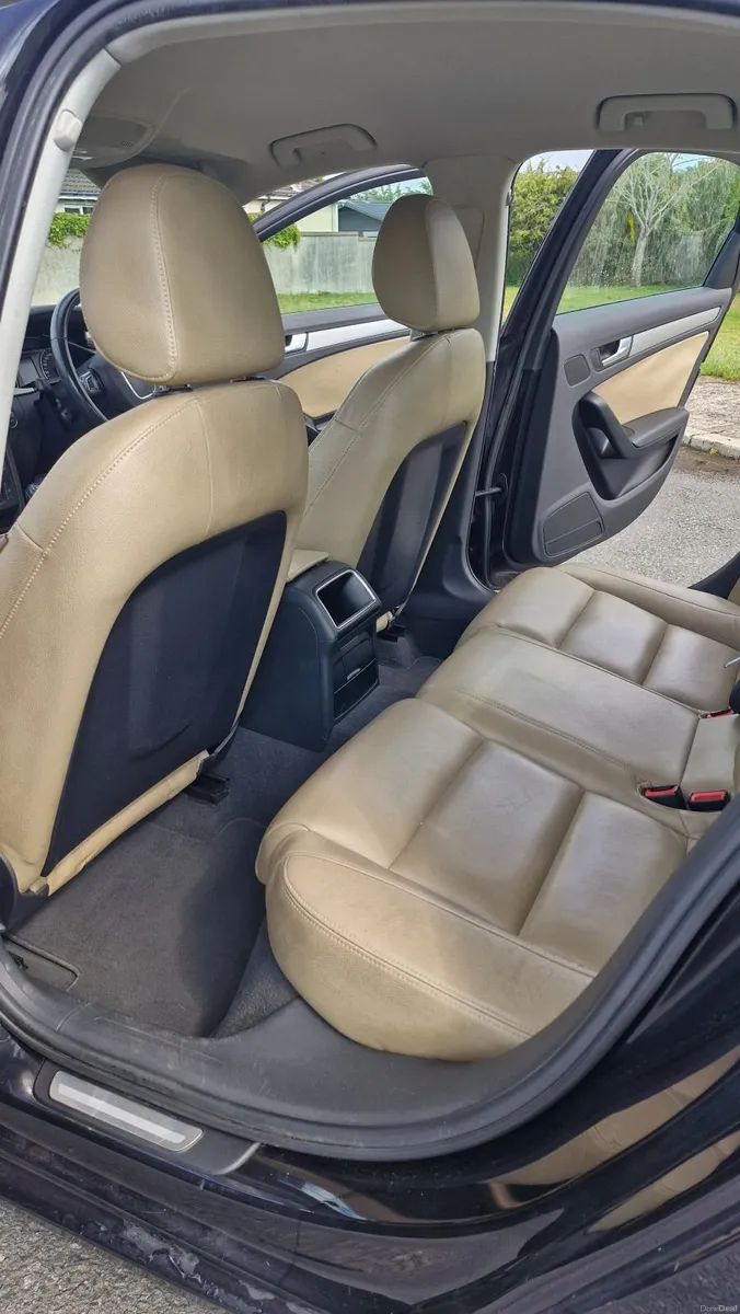 Audi A4 2010 - Image 6
