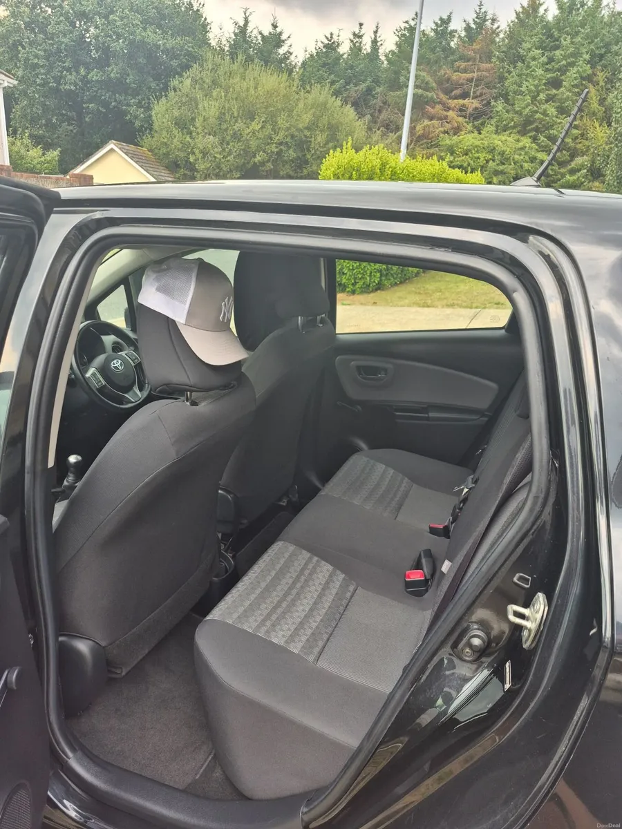 Toyota Yaris 2017 - Image 2