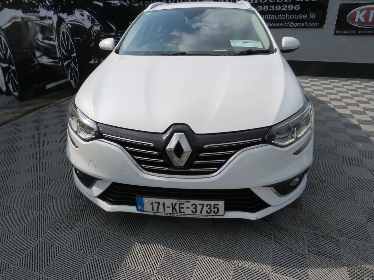 Renault Megane 2017 LOW MILEAGE DIESEL ESTATE - Image 3