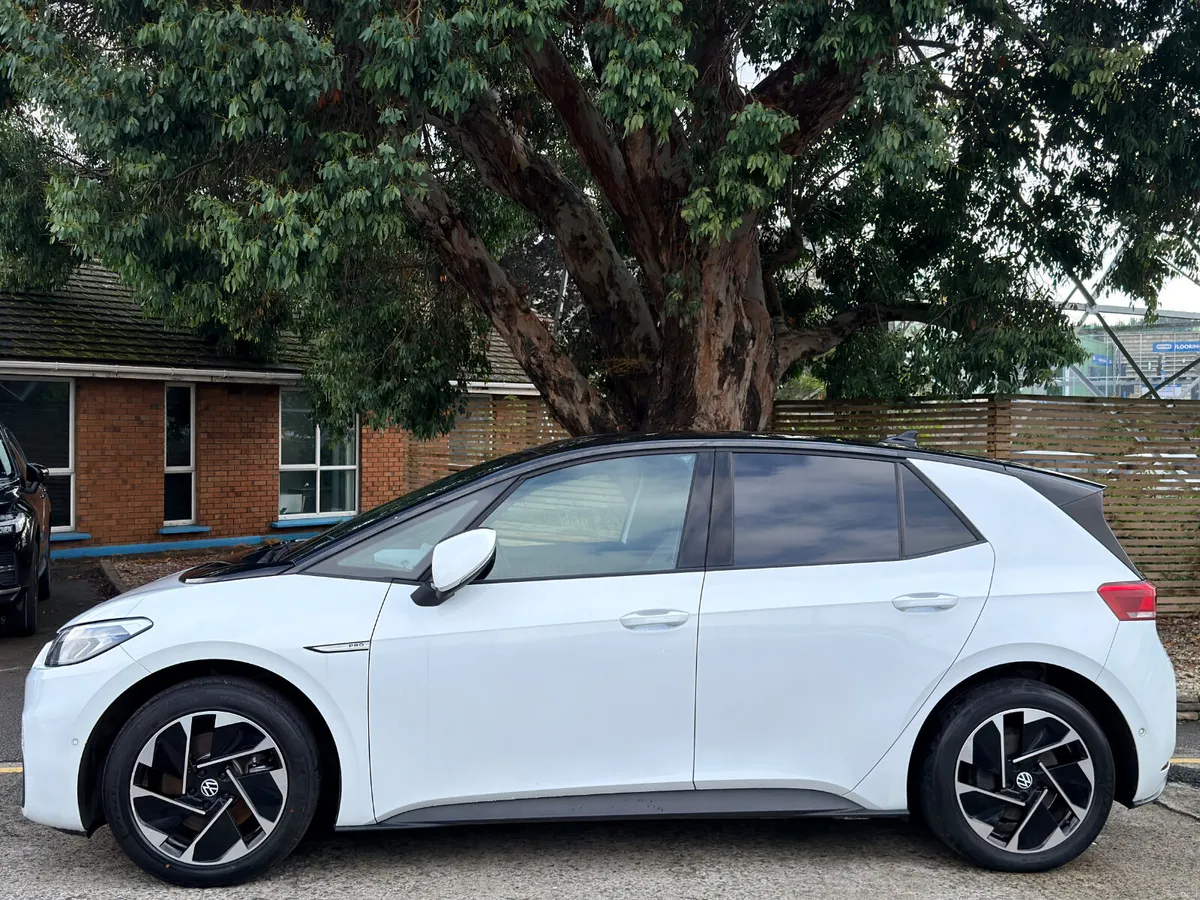 2023 Volkswagen ID.3 PRO. 58KWH..2 Keys - Image 4