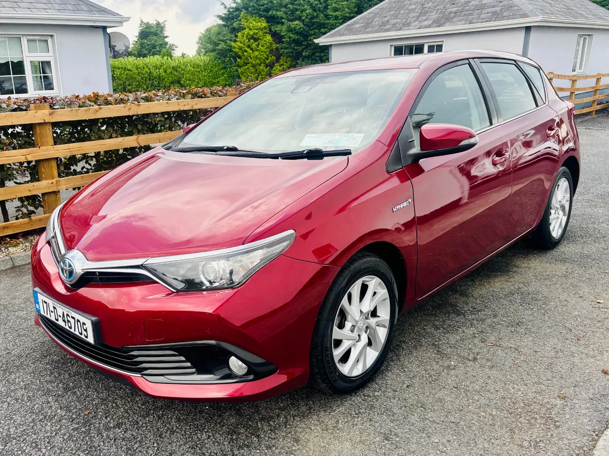 Toyota Auris 2017 PETROL HYBRID LUNA - Image 5