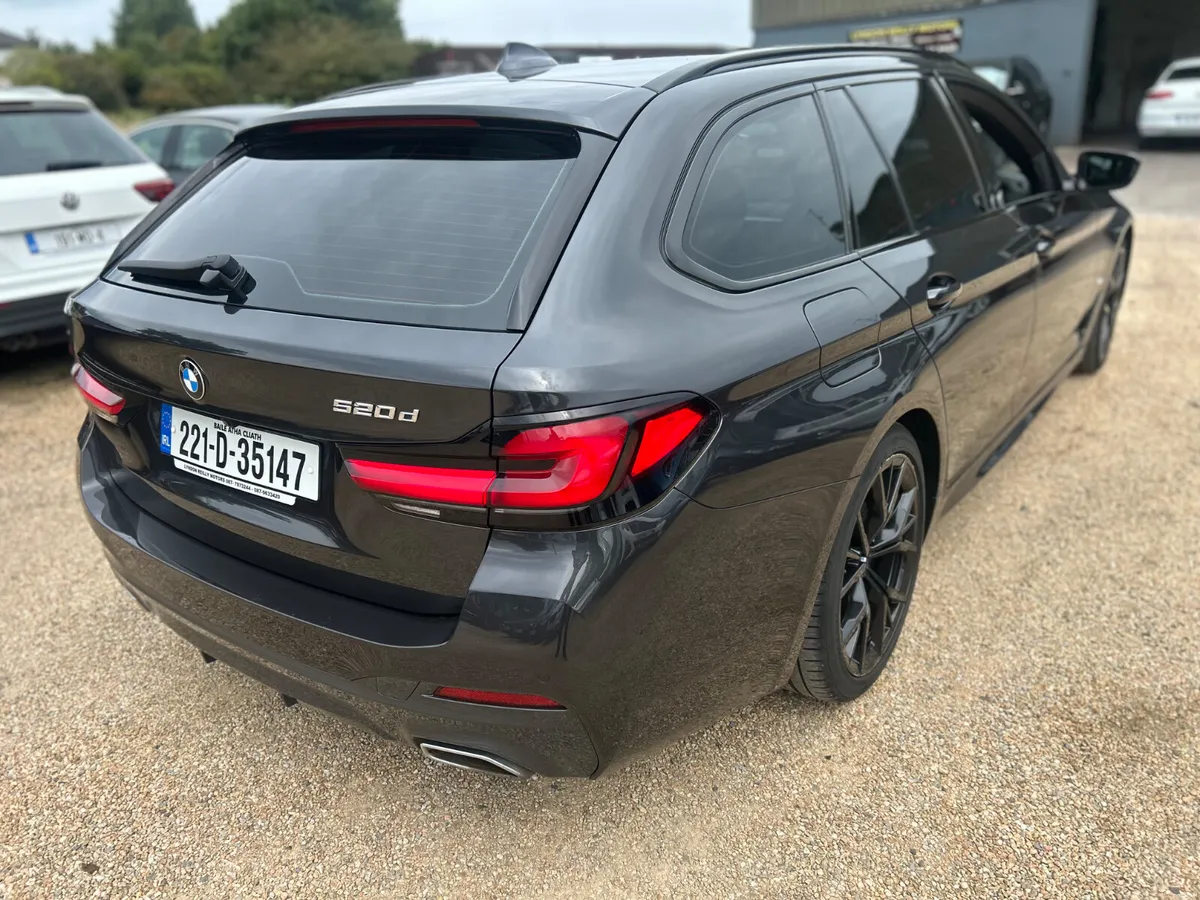 BMW 520 MSPORT TOURER - Image 6