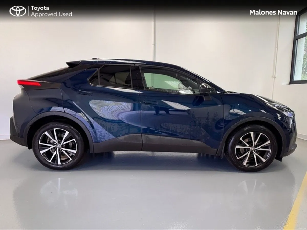 Toyota C-HR Hybrid Sport - Image 3