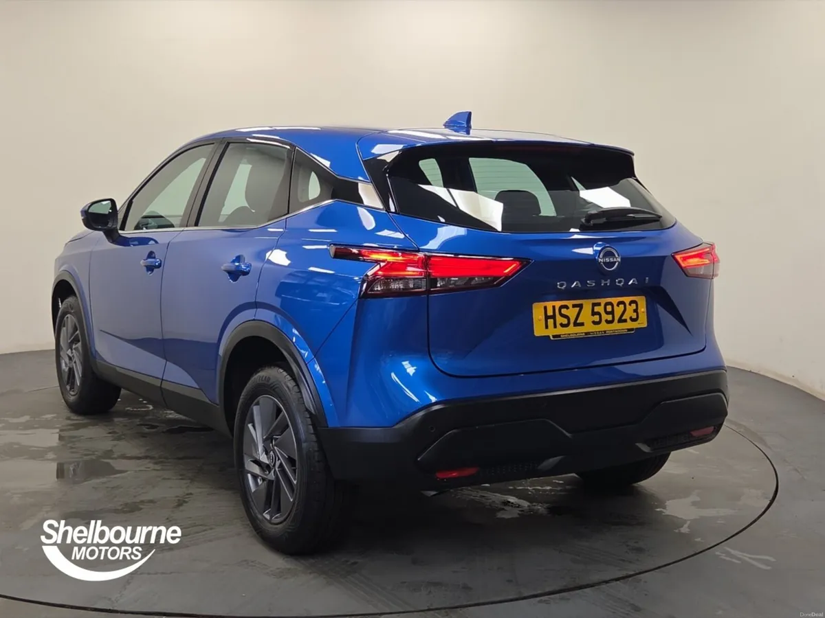 Nissan Qashqai 1.3 DiG-T MH Acenta Premium 5dr - Image 2
