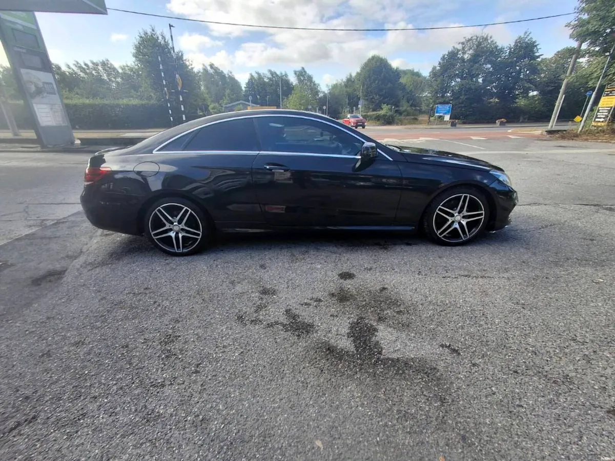 Mercedes-Benz e220 amg Coupe - Image 4