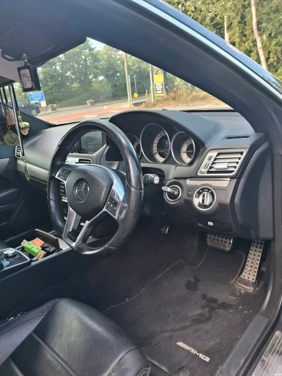 Mercedes-Benz e220 amg Coupe - Image 6