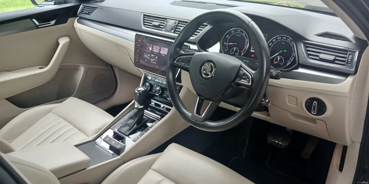 Skoda Superb STYLE 2019 AUTOMATIC 1.5 TSi 150bhp - Image 2