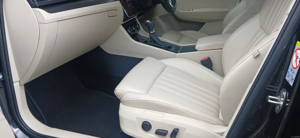 Skoda Superb STYLE 2019 AUTOMATIC 1.5 TSi 150bhp - Image 3