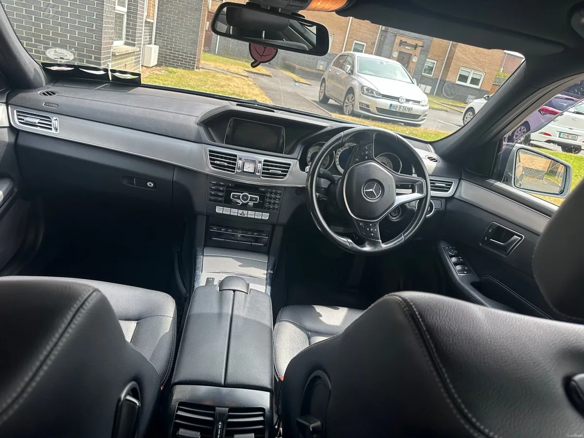Mercedes Benc E Clas - Image 5