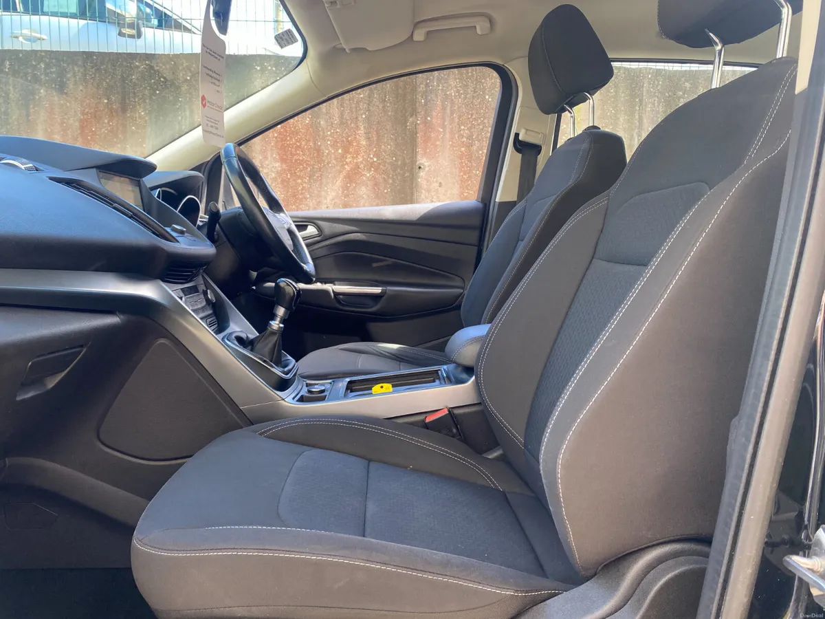 Ford Kuga 2017///FINANCE AVAILABLE//// - Image 4