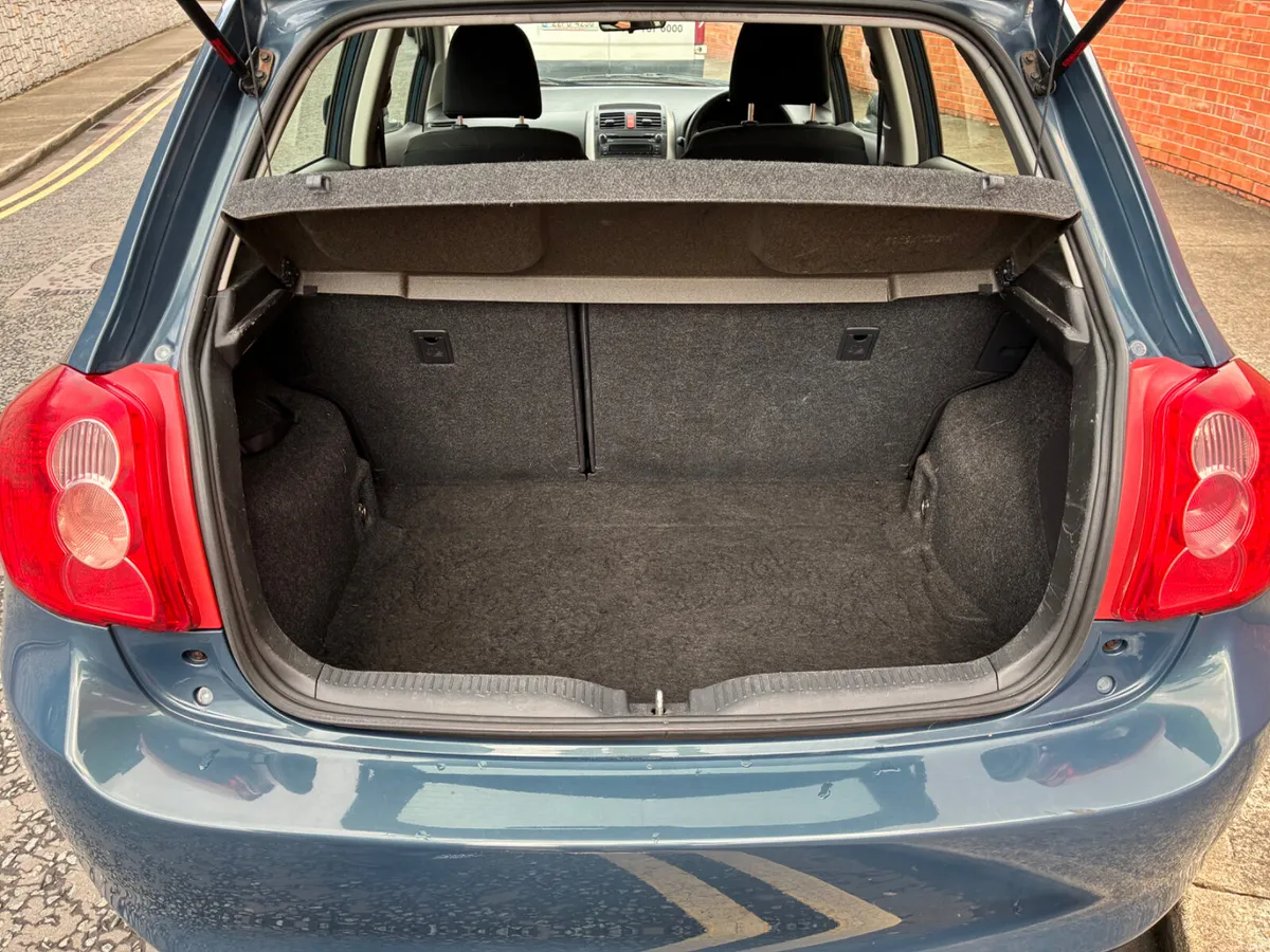 Toyota Auris - Beautiful example - Image 5