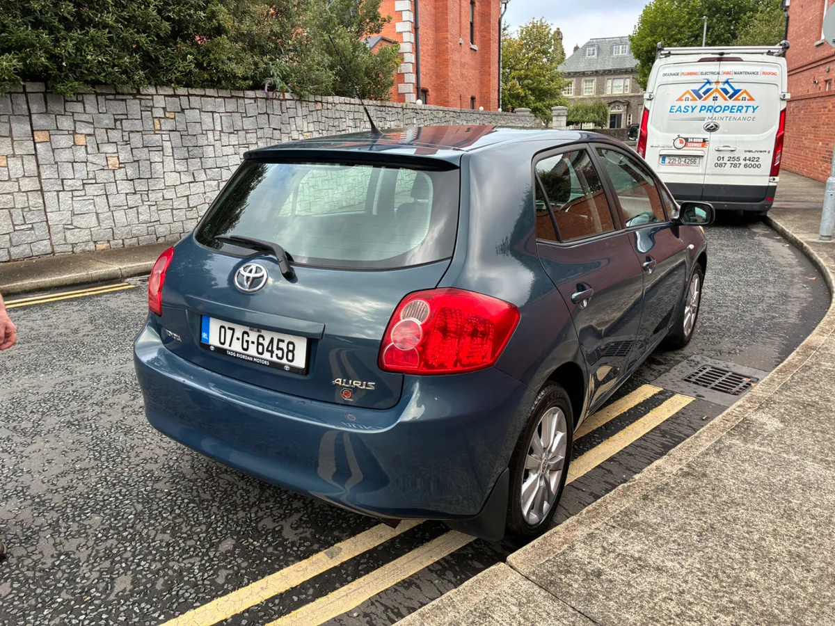 Toyota Auris - Beautiful example - Image 4