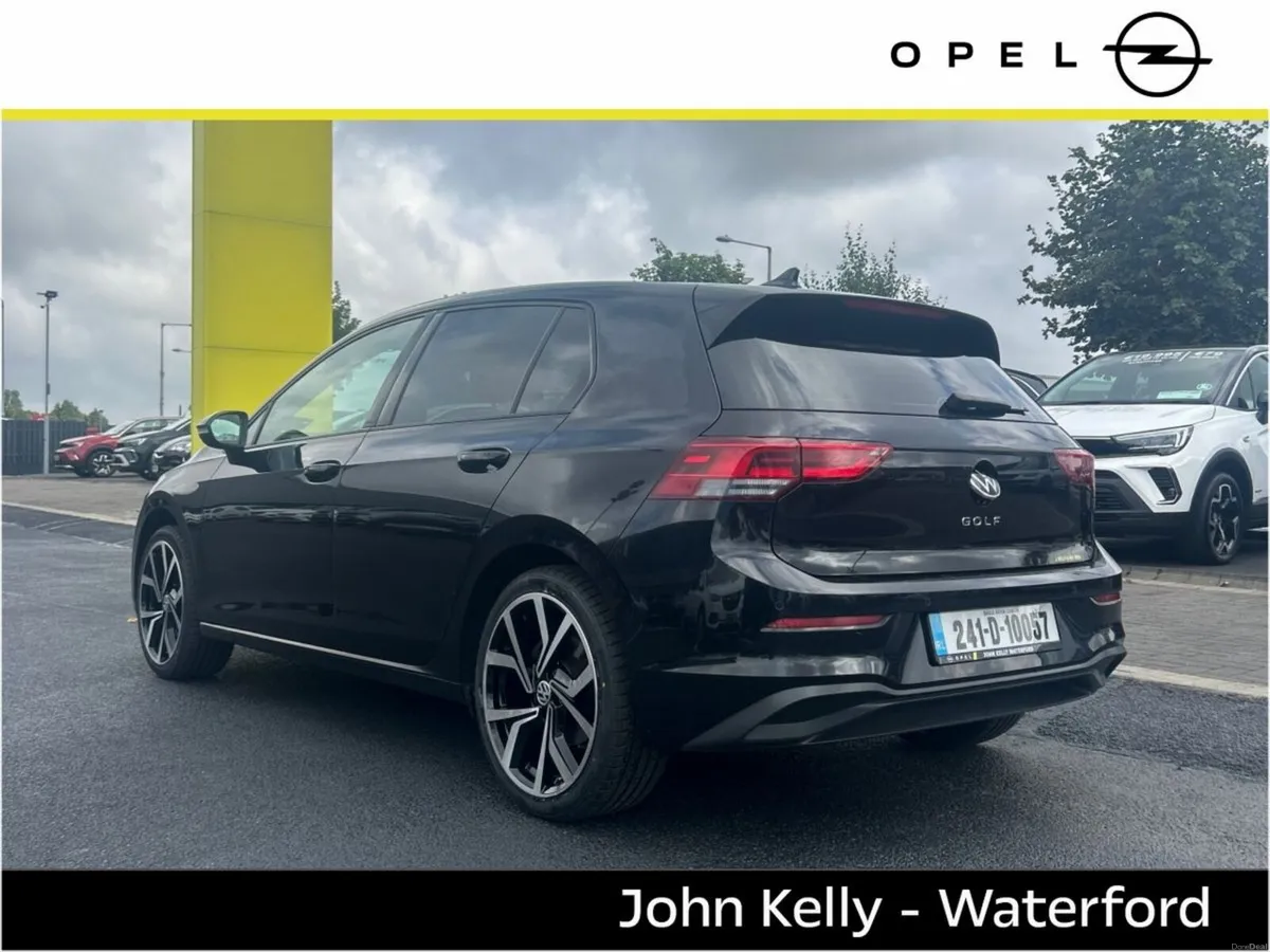 Volkswagen Golf 1.0 TSI 110HP Life - Image 4