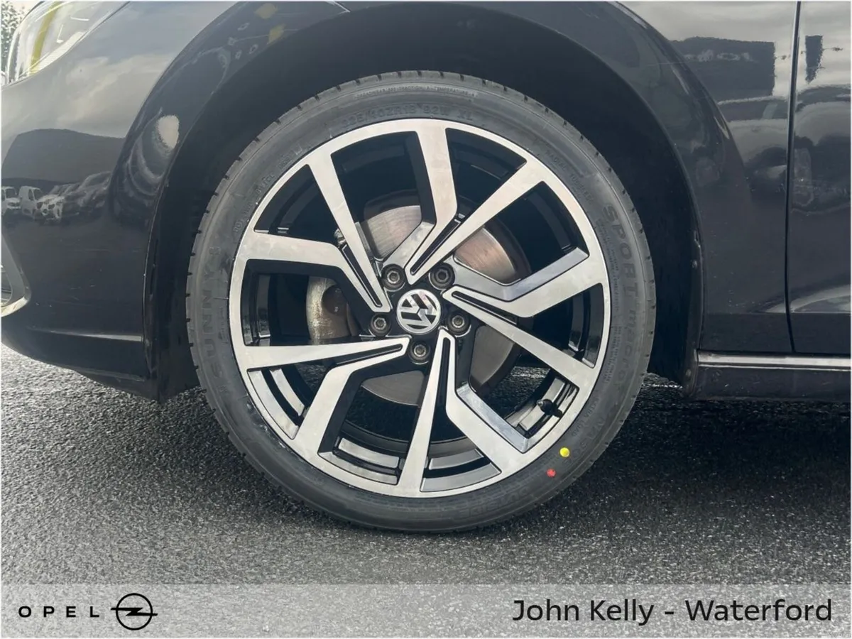 Volkswagen Golf 1.0 TSI 110HP Life - Image 6