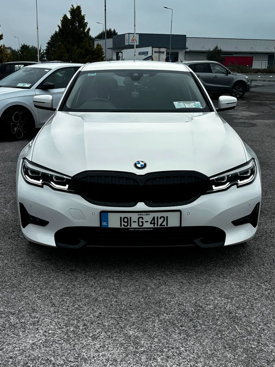191 BMW 320D . Low kilometres - Image 1
