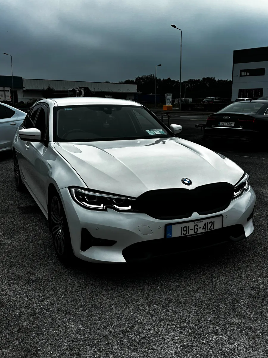 191 BMW 320D . Low kilometres - Image 6