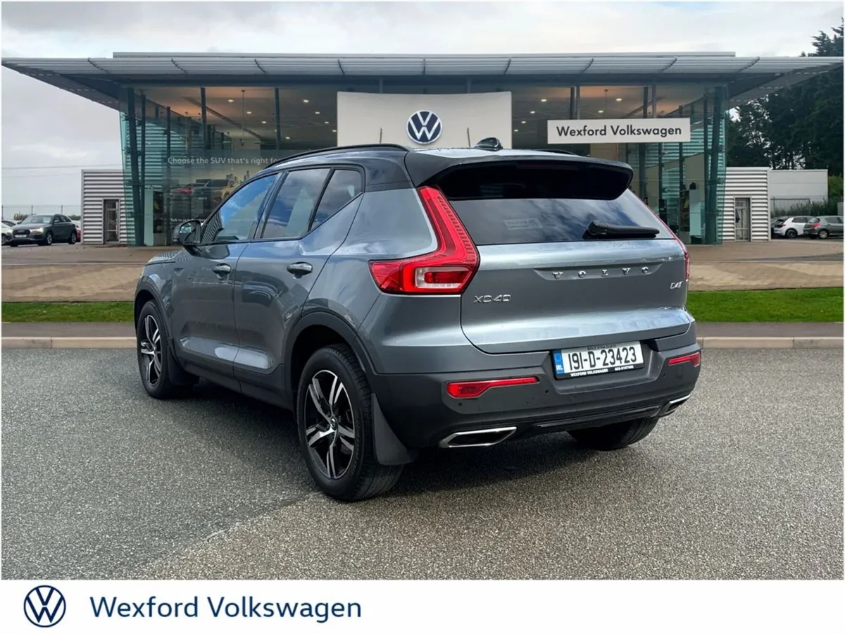 Volvo XC40 D4 AWD AUTO 190 R-DESIGN - Image 3