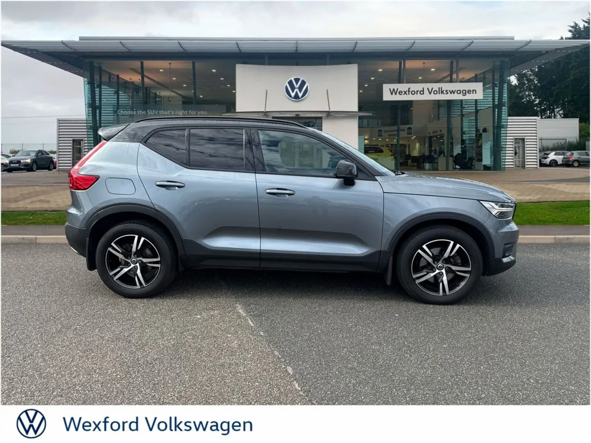 Volvo XC40 D4 AWD AUTO 190 R-DESIGN - Image 4