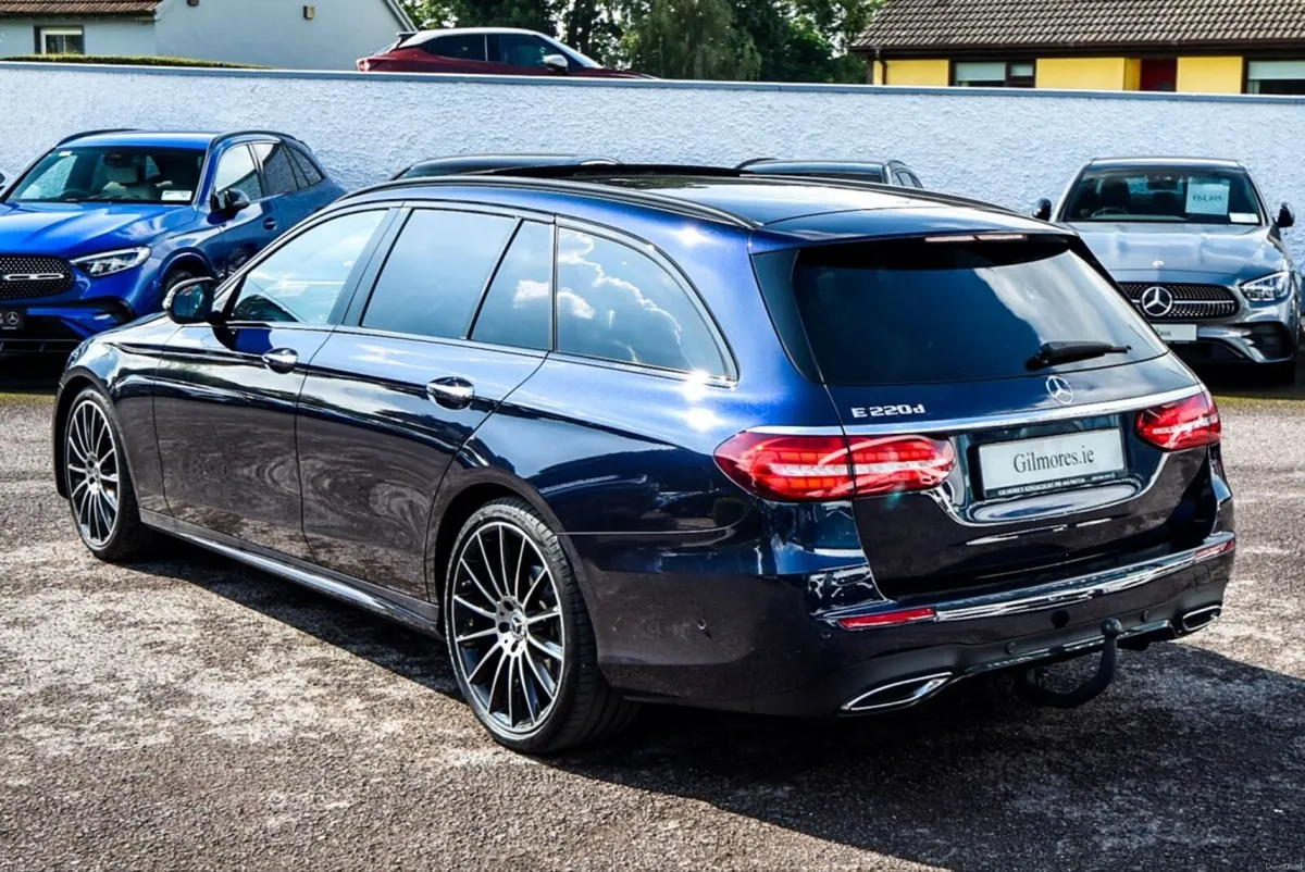 Mercedes-Benz E-Class E220d AMG Premium Plus Estat - Image 4