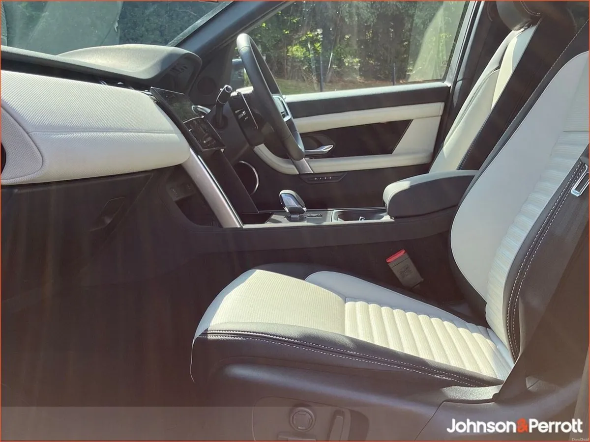 Land Rover Discovery Sport 1.5 I3 PHEV 269 PS Dyna - Image 3