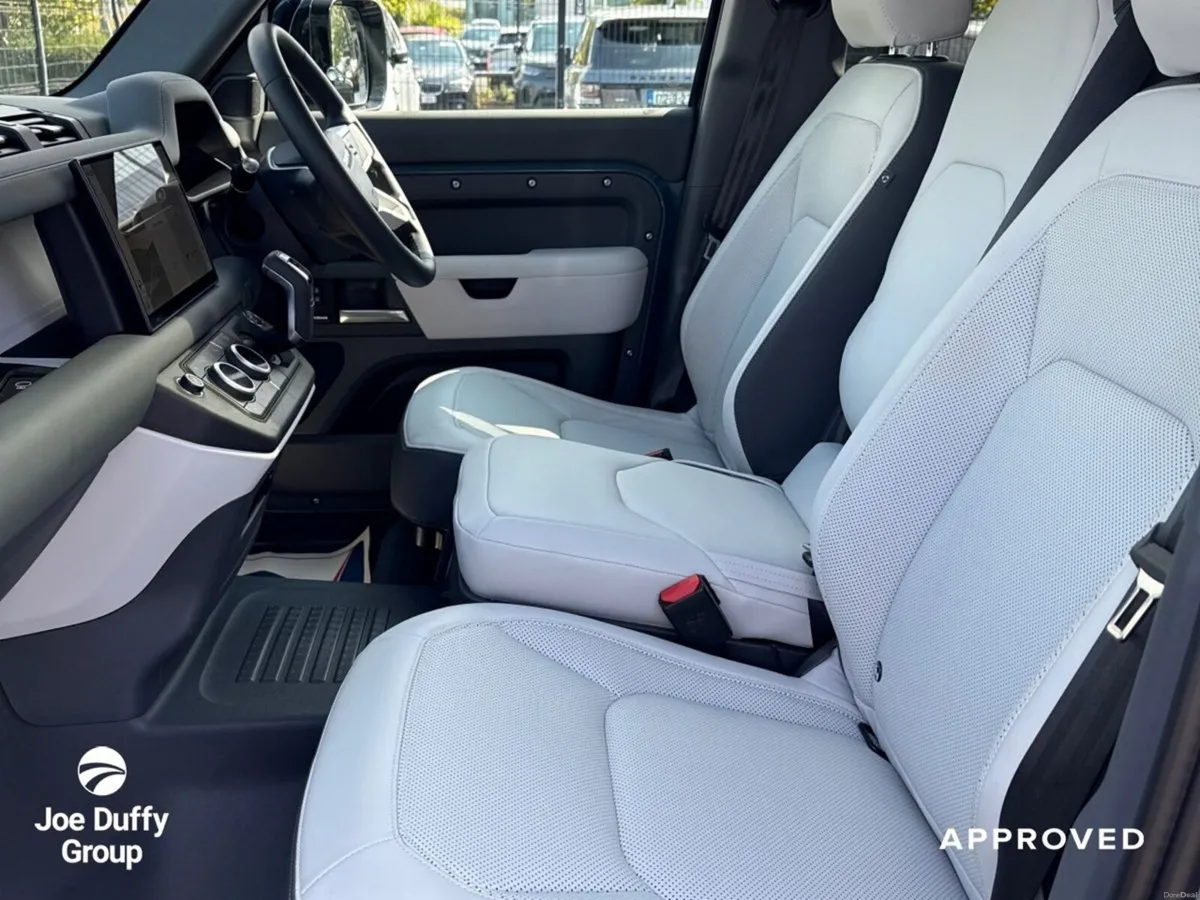 Land Rover Defender 110 6 Seater X-Dyn SE 2.0 PHEV - Image 3