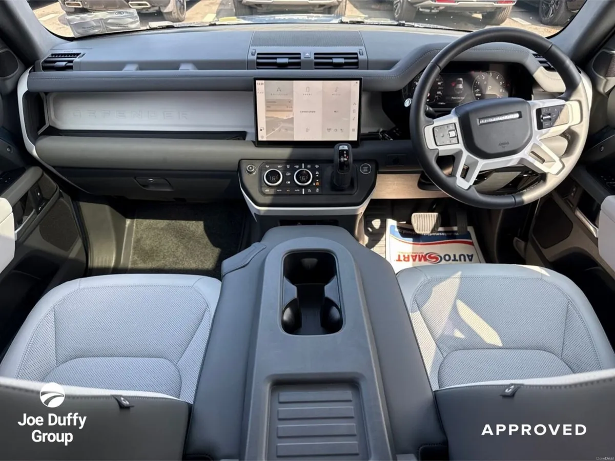 Land Rover Defender 110 6 Seater X-Dyn SE 2.0 PHEV - Image 4