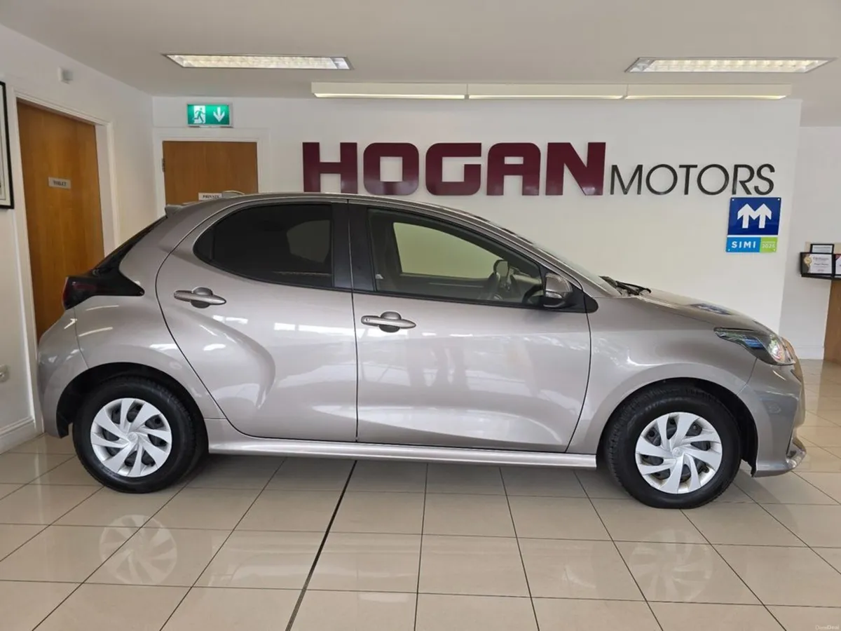 Toyota Yaris 1.0 Edition Automatic - Image 3