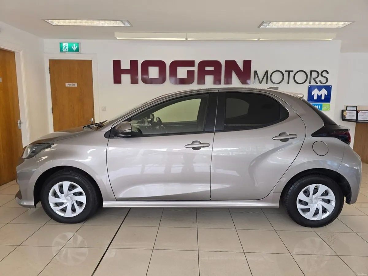 Toyota Yaris 1.0 Edition Automatic - Image 4