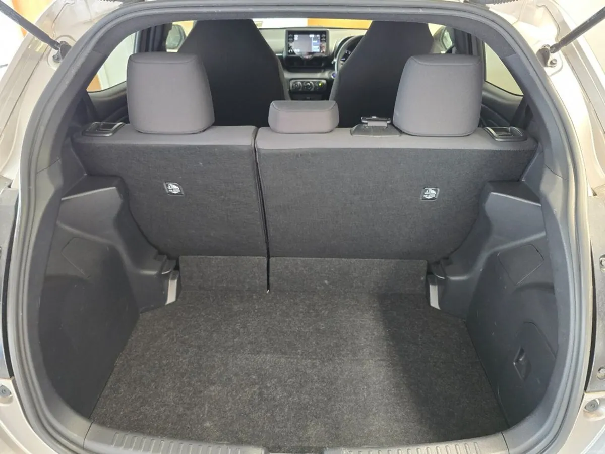 Toyota Yaris 1.0 Edition Automatic - Image 6