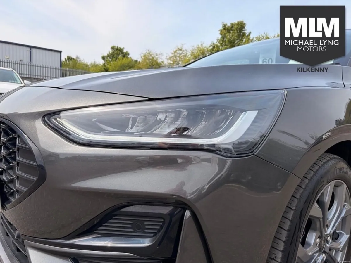 Ford Focus St-line 1.0T 125 M6 FWD 4DR - Image 4