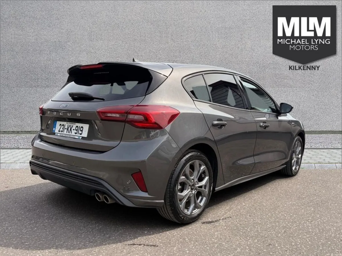 Ford Focus St-line 1.0T 125 M6 FWD 4DR - Image 6