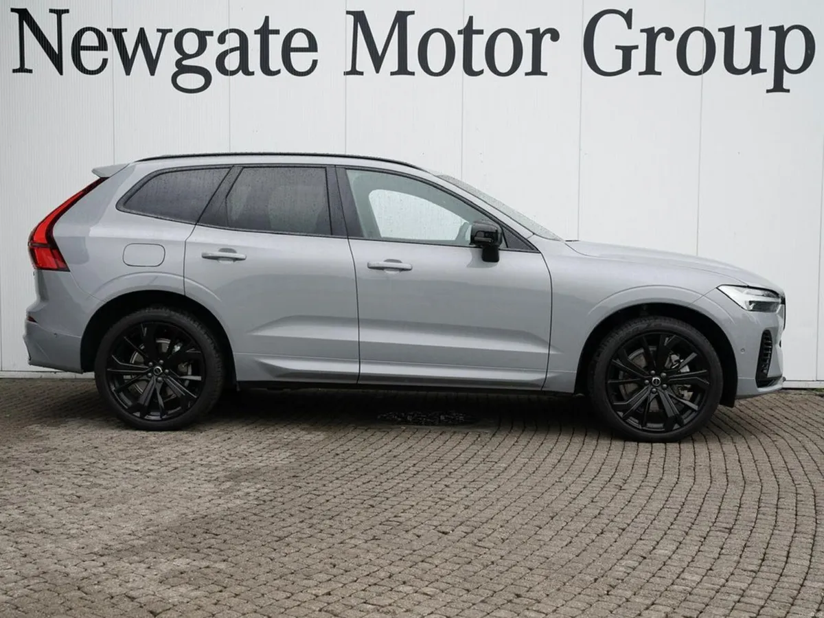 Volvo XC60 T6 PLUS BLACK EDITION AWD - Image 4