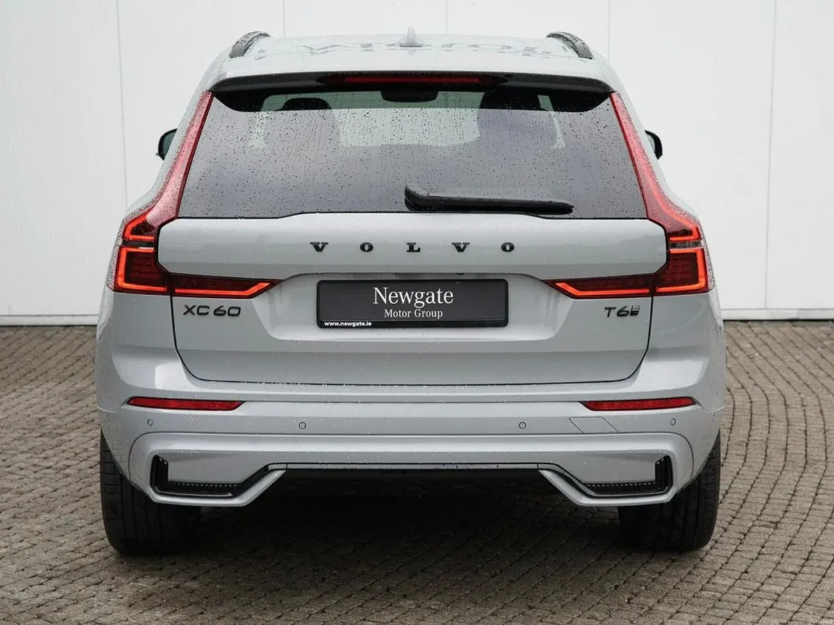 Volvo XC60 T6 PLUS BLACK EDITION AWD - Image 6