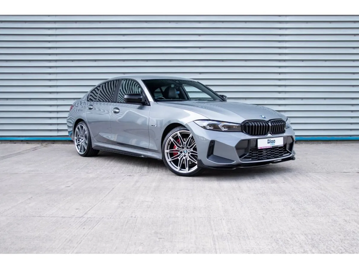 BMW 3-Series 2023 330E M-SPORT PRO - Image 4