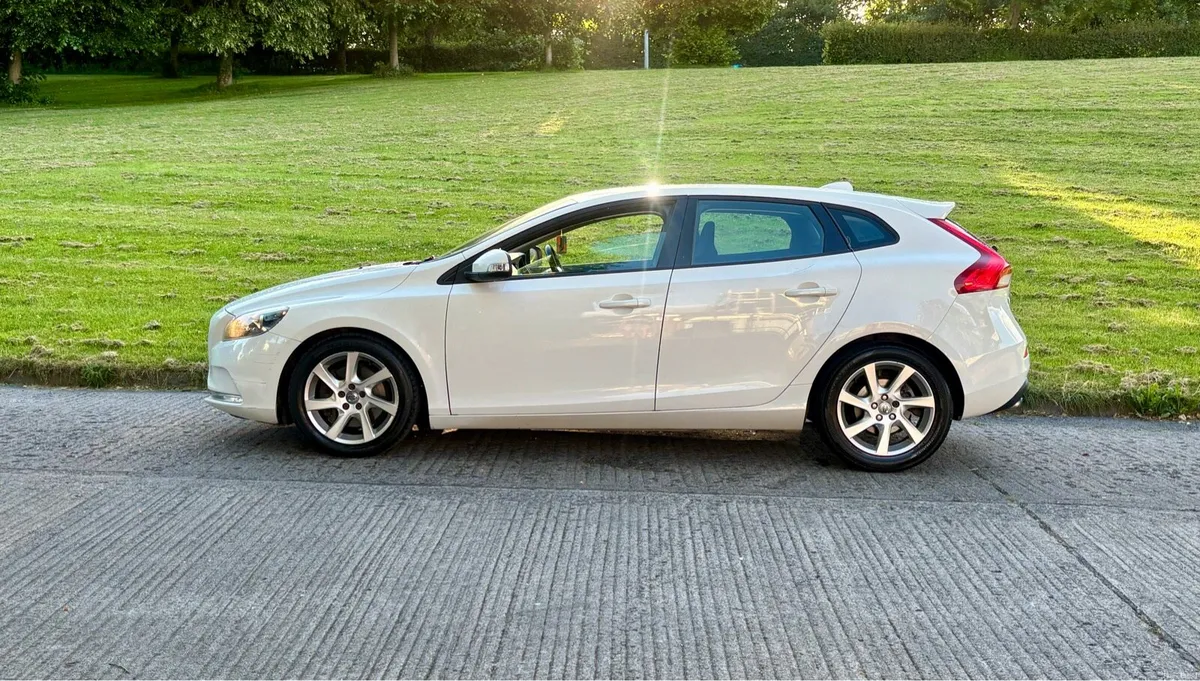 Volvo V40 2013 2.0 Diesel 150BHP Manual NCT 5/27 - Image 5
