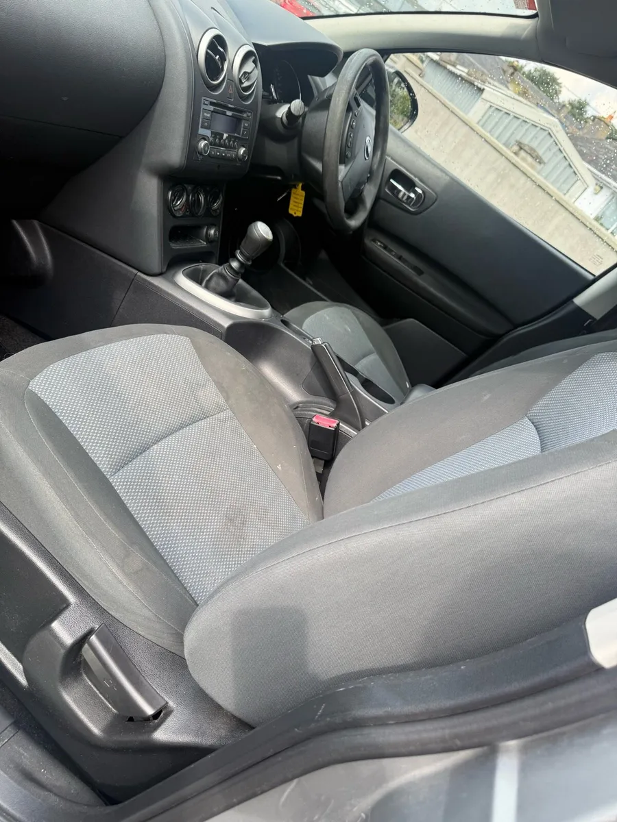 Nissan Qashqai 7 Seats - Image 5