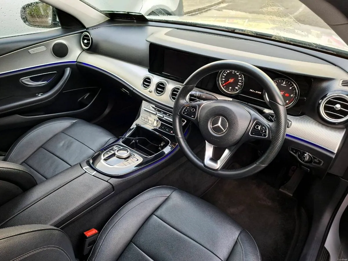 E220d Mercedes-Benz - Image 2