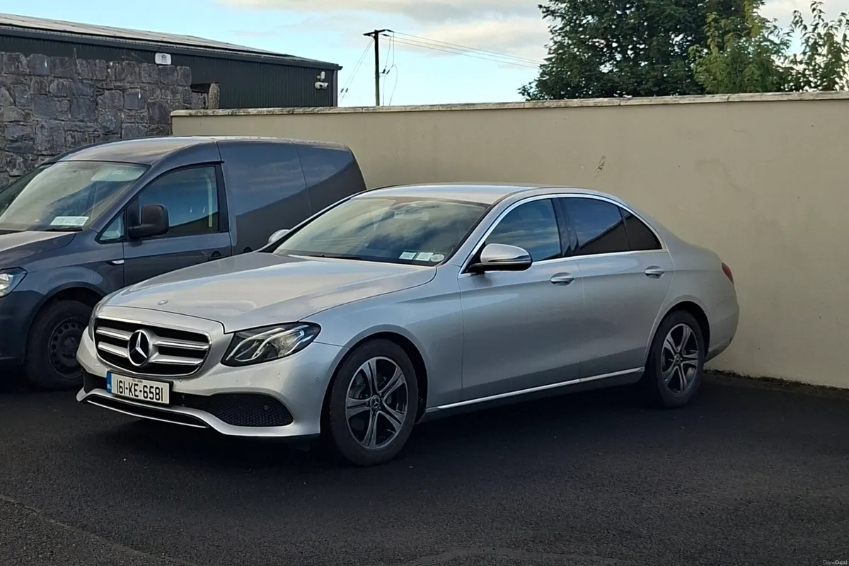 E220d Mercedes-Benz - Image 1