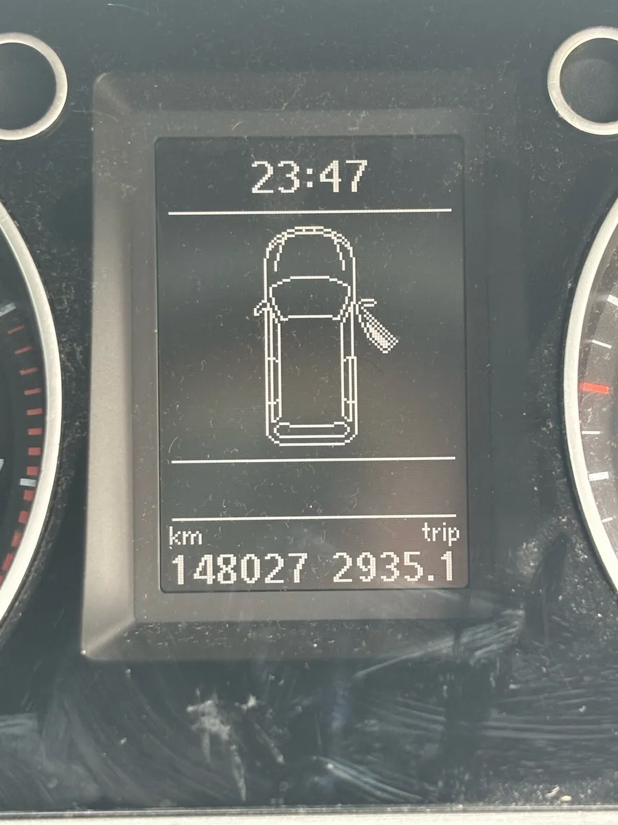 Volkswagen Passat 2012 1.4L TSI - Automatic - Image 2
