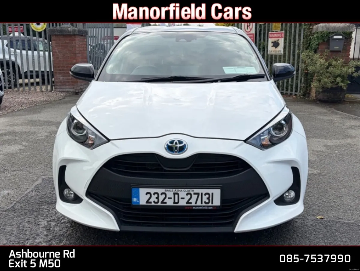 2023 232 Toyota Yaris Luna 1.5 Petrol Hybrid - Image 2
