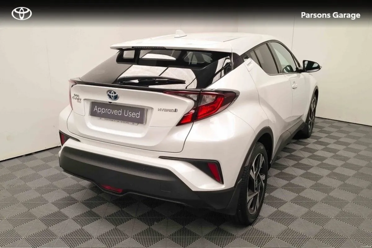 Toyota C-HR 1.8 - Image 2