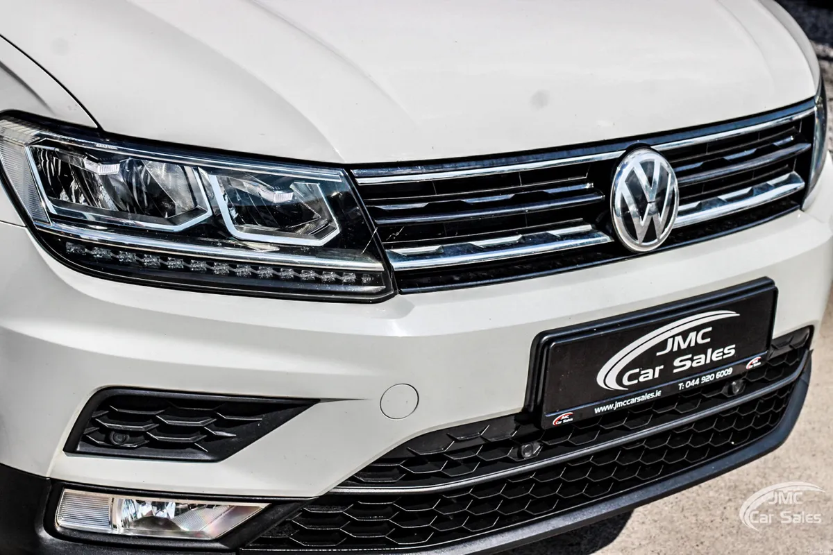2017 VOLKSWAGEN TIGUAN PAN ROOF - Image 6