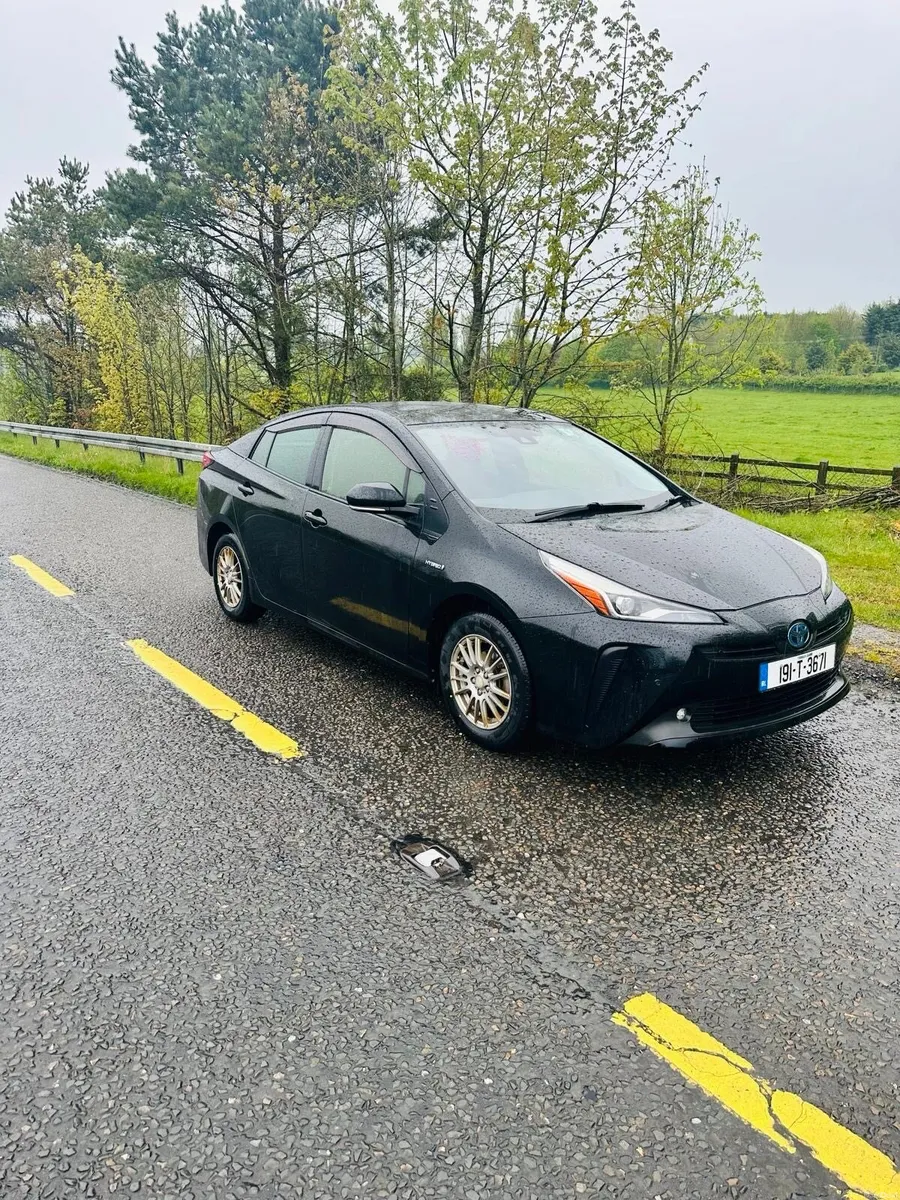 Toyota prius - Image 2