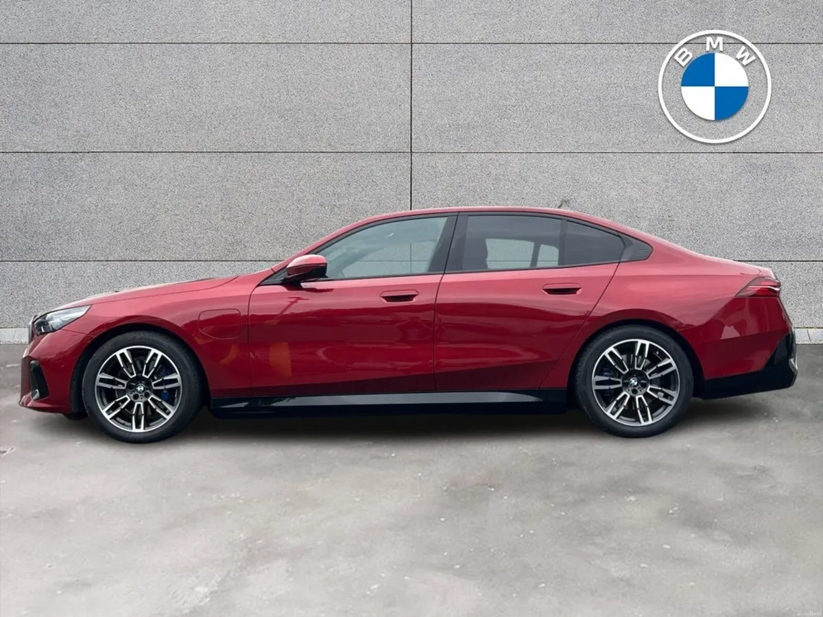 BMW 5-Series 530e M Sport Saloon - Image 3